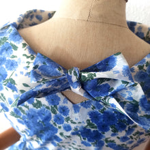 Charger l'image dans la galerie, 1950s - Gorgeous French Floral Satin Dress - W29 (74cm)