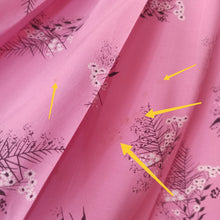 Cargar imagen en el visor de la galería, 1940s - Impressions de Lyon, France - Beautiful Pink Rayon Dress - W30 (76cm)