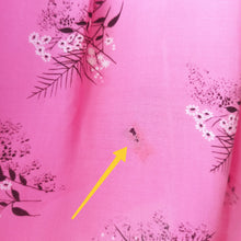 Cargar imagen en el visor de la galería, 1940s - Impressions de Lyon, France - Beautiful Pink Rayon Dress - W30 (76cm)