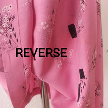 Cargar imagen en el visor de la galería, 1940s - Impressions de Lyon, France - Beautiful Pink Rayon Dress - W30 (76cm)