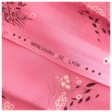 Cargar imagen en el visor de la galería, 1940s - Impressions de Lyon, France - Beautiful Pink Rayon Dress - W30 (76cm)
