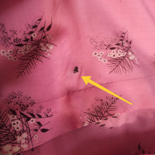 Cargar imagen en el visor de la galería, 1940s - Impressions de Lyon, France - Beautiful Pink Rayon Dress - W30 (76cm)