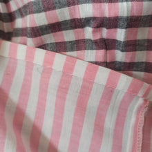 Charger l'image dans la galerie, 1950s 1960s - Adorable Grey & Pink Cotton Dress - W29 (74cm)