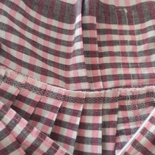 Charger l'image dans la galerie, 1950s 1960s - Adorable Grey & Pink Cotton Dress - W29 (74cm)