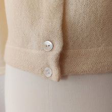 Charger l'image dans la galerie, 1950s - Adorable Cream Handembroidered Wool Cardigan - Sz. S/M