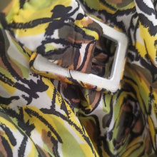 Laden Sie das Bild in den Galerie-Viewer, 1950s 1960s - PARIS - Stunning Abstract Roseprint Dress - W24.5 (62cm)