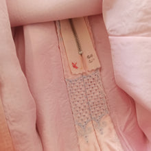 Charger l'image dans la galerie, 1950s - Exquisite Pink Pale Embroidery Roses Dress - W25 (64cm)