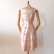 Charger l'image dans la galerie, 1950s - Exquisite Pink Pale Embroidery Roses Dress - W25 (64cm)
