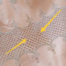 Charger l'image dans la galerie, 1950s - Exquisite Pink Pale Embroidery Roses Dress - W25 (64cm)