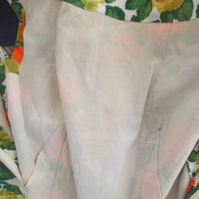 Charger l'image dans la galerie, 1950s - Spectacular Orange Roses Cotton Dress - W29 (74cm)