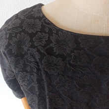 Charger l'image dans la galerie, 1950s - Stunning Solid Black Floral Organza Dress - W29 (74cm)