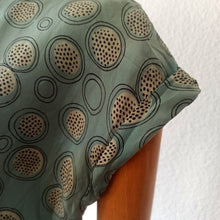 Cargar imagen en el visor de la galería, 1940s - Gorgeous Abstract Teal Silk Dress - W27.5 (70cm)