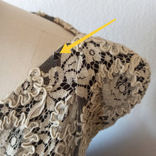 Charger l'image dans la galerie, 1950s - Stunning Black & White Lace Dress - W31 (78cm)