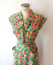 Cargar imagen en el visor de la galería, 1940s - Stunning French Abstract Primary Colors Pockets Dress - W30 (76cm)