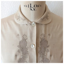 Cargar imagen en el visor de la galería, 1940s - Exquisite Emboidery Sand Silk Blouse - W32 (82cm)