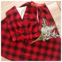 Cargar imagen en el visor de la galería, 1940s - Rare Shadow Plaid Waistcoat & Skirt Wool Set - W27/28 (68/70cm)
