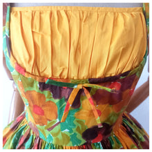 Charger l'image dans la galerie, 1950s - Stunning Abstract Floral Cotton Dress - W27.5 (68cm)