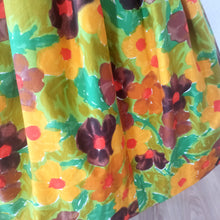Charger l'image dans la galerie, 1950s - Stunning Abstract Floral Cotton Dress - W27.5 (68cm)