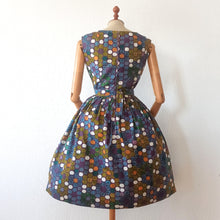 Charger l'image dans la galerie, 1950s - Joppy, Paris - Stunning Abstract Floral Colorful Cotton Dress - W26 (66cm)