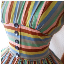 Charger l'image dans la galerie, 1950s - Jean Leslie Jrs., USA - Sweet Colors Striped Cotton Dress - W27 (68cm)