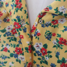 Load image into Gallery viewer, 1940s - Adorable Yellow Floral Rayon Day Dress - W28 (72cm)
