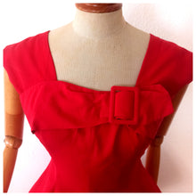 Charger l'image dans la galerie, 1950s - Stunning Lipstick Red Cotton Dress - W25 (64cm)