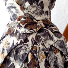 Charger l'image dans la galerie, 1950s - Kay Seliq, New York - Stunning Black Roseprint Dress - W26 (66cm)