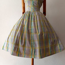 Charger l'image dans la galerie, 1950s - Sweet Heart Bust Pastel Colors Dress - W28 (70cm)