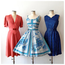 Charger l'image dans la galerie, 1950s - Gorgeous Blue Printed Rayon Belted Dress - W27 (68cm)