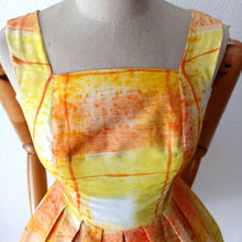 Charger l'image dans la galerie, 1950s - Manuela, Nice - Stunning Sunset Colors Dress - W25 (64cm)
