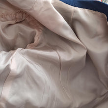 Laden Sie das Bild in den Galerie-Viewer, 1960s - PARIS - Elegant 2pc Removable Collar Jacket & Dress Set - W30 (76cm)