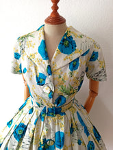 Charger l'image dans la galerie, 1950s - French Basket Mimosa Poppies Novelty Dress - W31 (78cm)