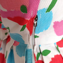 Charger l'image dans la galerie, 1950s - Adorable French Abstract Floral Dress - W31 (78cm)