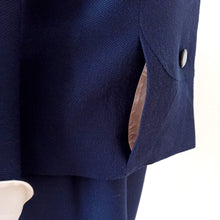 Laden Sie das Bild in den Galerie-Viewer, 1960s - PARIS - Elegant 2pc Removable Collar Jacket & Dress Set - W30 (76cm)