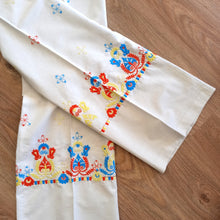 Load image into Gallery viewer, 1970s - Handembroidered Bell-bottoms Linen Pants - W27/27.5 (68/70cm)