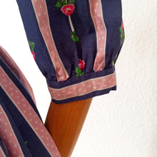 Charger l'image dans la galerie, 1950s - Adorable French Roses & Dots Cotton Dress - W26 (66cm)