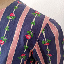 Charger l'image dans la galerie, 1950s - Adorable French Roses & Dots Cotton Dress - W26 (66cm)