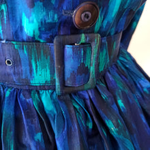 Charger l'image dans la galerie, 1950s - Stunning Abstract Floral Wild Silk Dress - W27 (68cm)