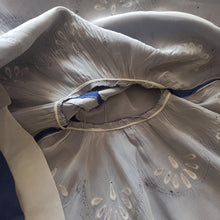 Charger l'image dans la galerie, 1950s - Stunning Blue Embroidery Linen Dress - W27 (68cm)