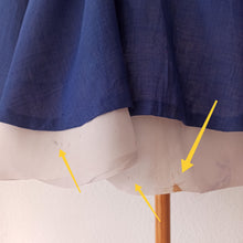 Charger l'image dans la galerie, 1950s - Stunning Blue Embroidery Linen Dress - W27 (68cm)