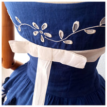 Charger l'image dans la galerie, 1950s - Stunning Blue Embroidery Linen Dress - W27 (68cm)
