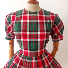 Charger l'image dans la galerie, 1950s - Adorable French Puff Sleeves Tartan Cotton Dress - W27.5 (70cm)