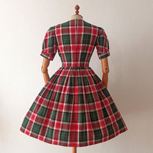 Charger l'image dans la galerie, 1950s - Adorable French Puff Sleeves Tartan Cotton Dress - W27.5 (70cm)