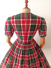 Charger l'image dans la galerie, 1950s - Adorable French Puff Sleeves Tartan Cotton Dress - W27.5 (70cm)