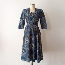 Cargar imagen en el visor de la galería, 1940s - Spectacular Couture Abstract Top & Dress Silk Set - W29 (74cm)