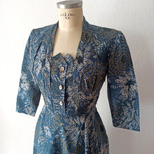 Cargar imagen en el visor de la galería, 1940s - Spectacular Couture Abstract Top & Dress Silk Set - W29 (74cm)