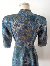 Cargar imagen en el visor de la galería, 1940s - Spectacular Couture Abstract Top & Dress Silk Set - W29 (74cm)