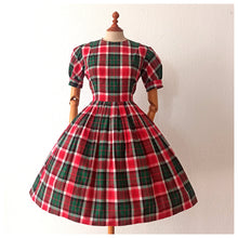 Charger l'image dans la galerie, 1950s - Adorable French Puff Sleeves Tartan Cotton Dress - W27.5 (70cm)