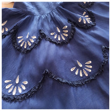 Charger l'image dans la galerie, 1950s - Stunning Blue Embroidery Linen Dress - W27 (68cm)