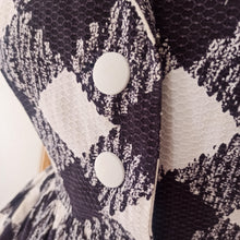 Charger l'image dans la galerie, 1950s - Stunning French Black & White Cotton Dress - W24 (60cm)